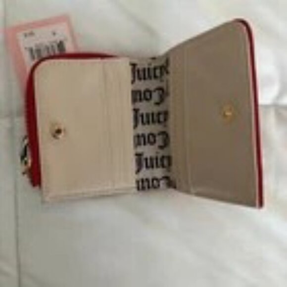 Juicy Couture Studded Heart JC Charm Zip Card Holder Wallet NWT - Picture 3 of 3
